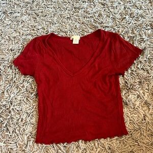 Cropped Lettuce Trim V-neck Burgundy Top